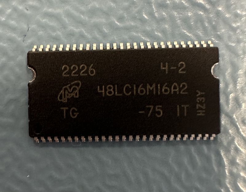 mt48lc16m16a2tg-75ait, микросхема MT48LC16M16A2TG-75AIT, микросхема