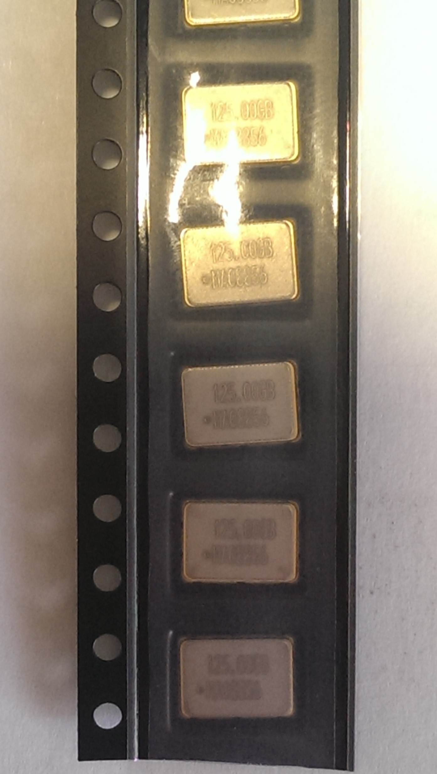 gxo-l72j/bi 125.0mhz, кварц. генератор GXO-L72J/BI 125.0MHz, кварц. генератор