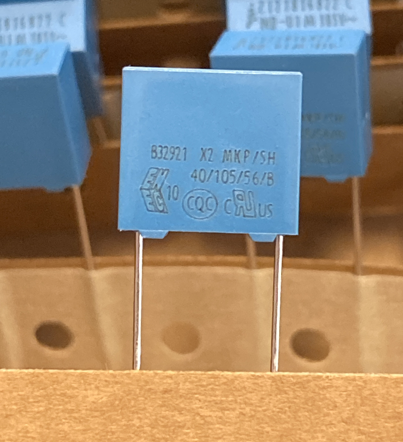 b32921c3104m289, конденсатор пленочный 0.1 мкф, 305 в, 20% B32921C3104M289, конденсатор пленочный 0.1 мкФ, 305 В, 20%
