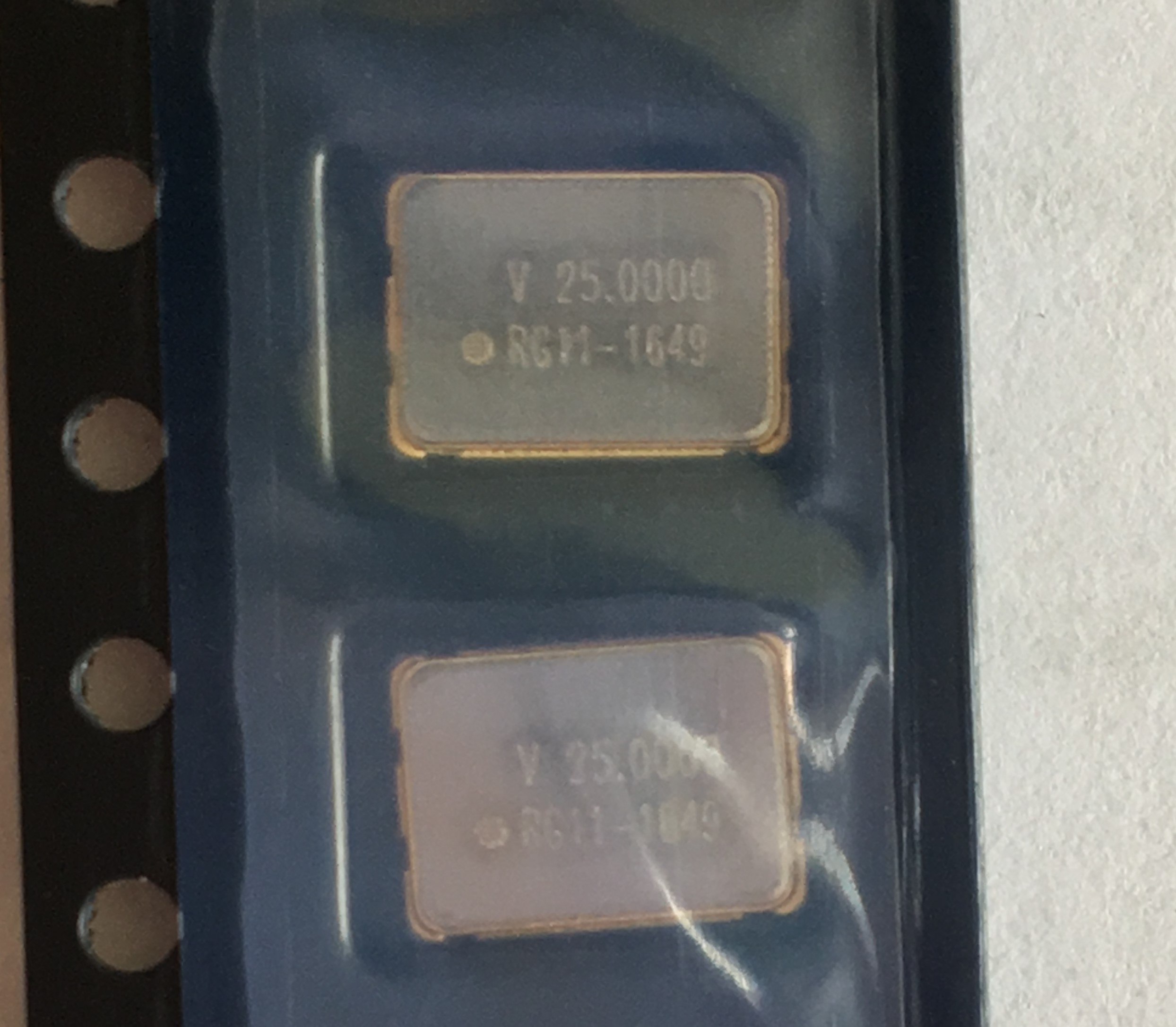 kxo-v97t 25.0 mhz, кварц. генератор 25mhz 100ppm 3.3v 30pf KXO-V97T 25.0 MHz, кварц. генератор 25MHz 100ppm 3.3V 30pF