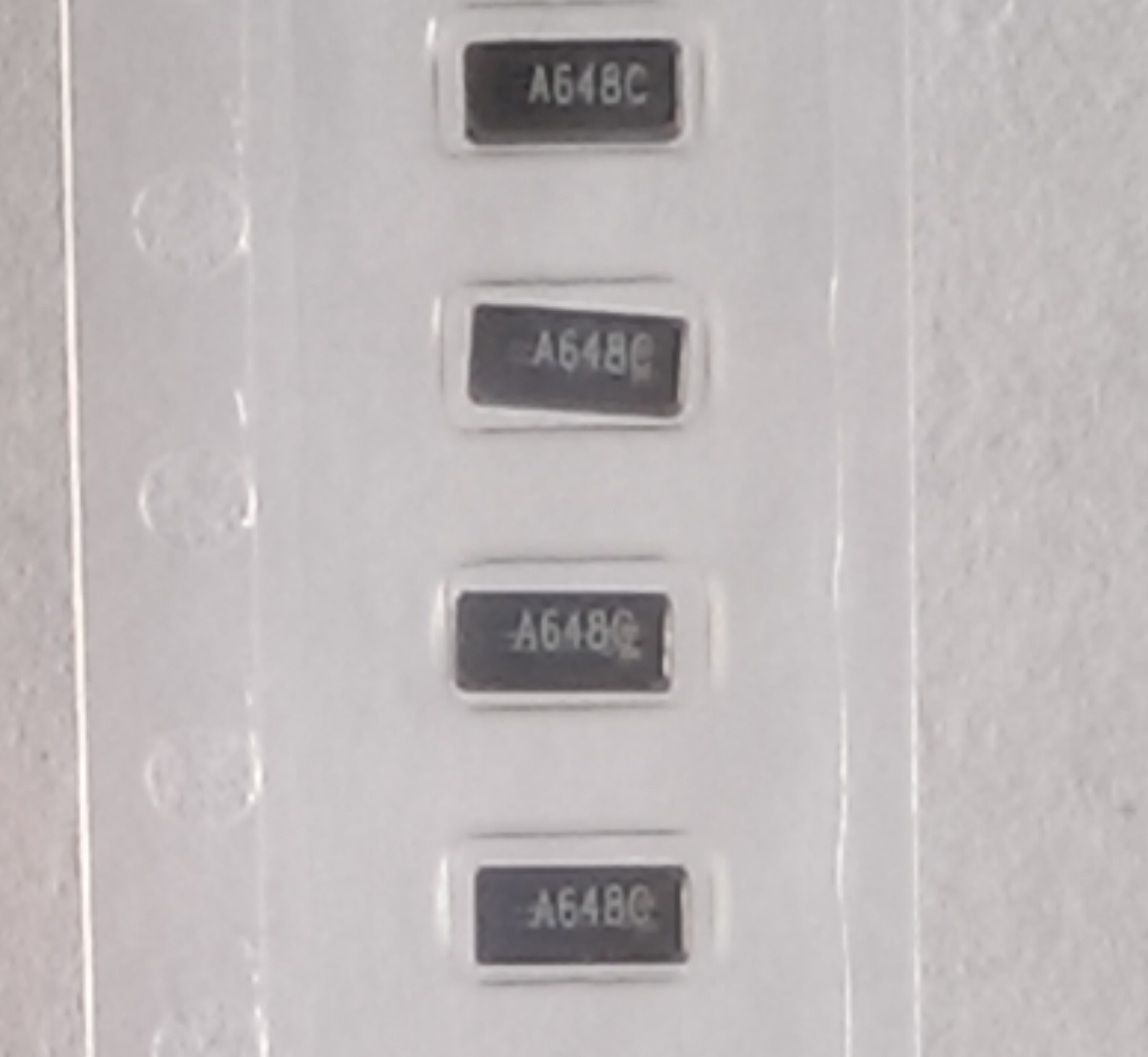 fc-135 32.768khz +20ppm 9.0pf, резонатор FC-135 32.768KHZ +20ppm 9.0pF, резонатор