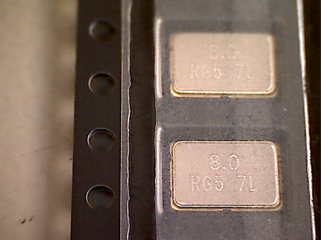 kx-13 8.0 mhz , резонатор 16pf, 30/50/100, -20°c to +70°c, smd7050-4p KX-13 8.0 MHz , резонатор 16pF, 30/50/100, -20°C to +70°C, SMD7050-4P